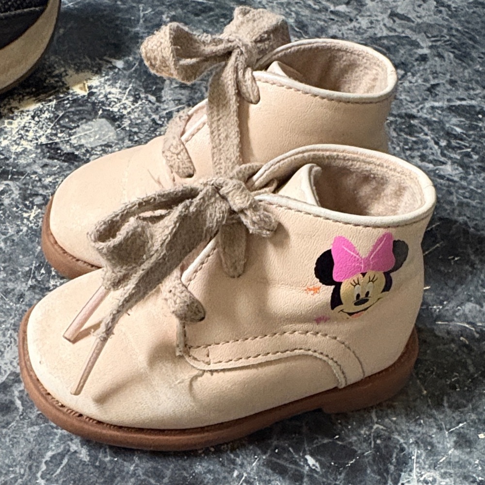 Kids Pink Minnie Bow Lace-Up Boots